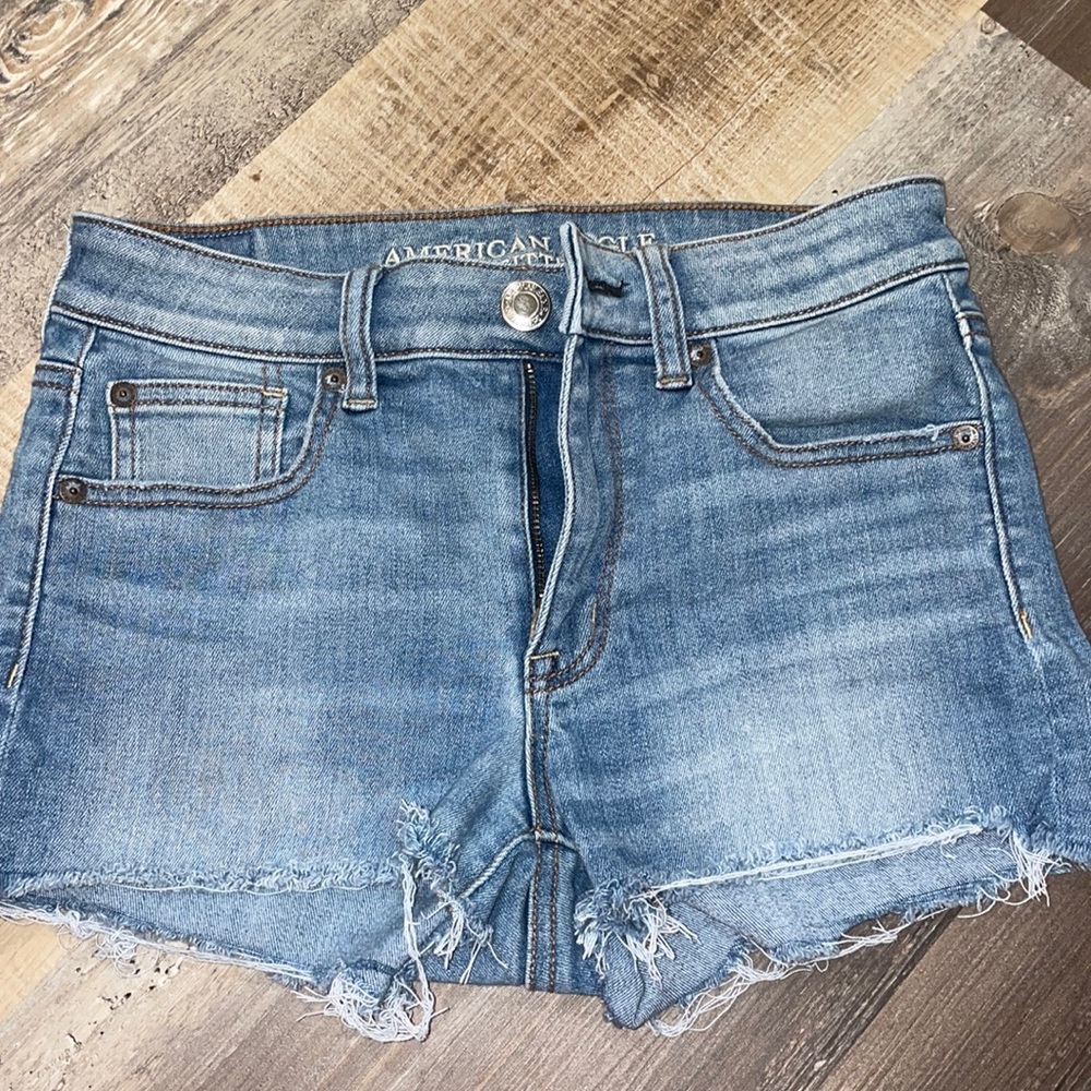 SOLD: Light wash shorts✨
